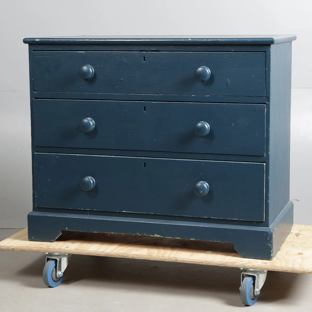 A VICTORIAN PAINTED CHEST OF DRAWERS. — Chests of drawers — Bishop & Miller