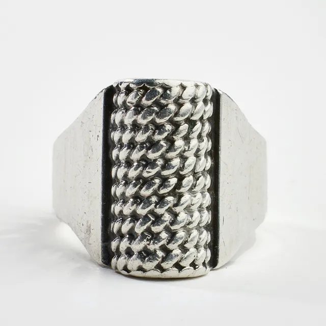 ROSA TAIKON, ring, silver, Trollbäcken 1973, dekor av tvinnad tråd.
