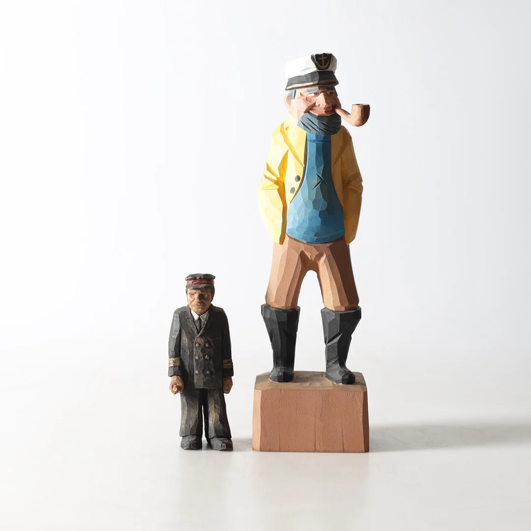 FIGURINER, 2 st, snidat trä, 1900-tal. — Sculptures & Bronzes — Gomér & Andersson Nyköping