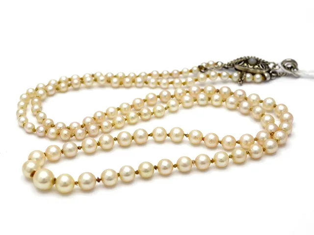 Pärlcollier doserad 53cm, lås S835, skadat lås