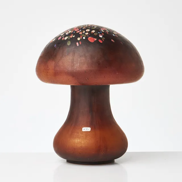 MONICA BACKSTRÖM. Bordslampa, svamp, glas, Kosta Boda, etikettmärkt.
