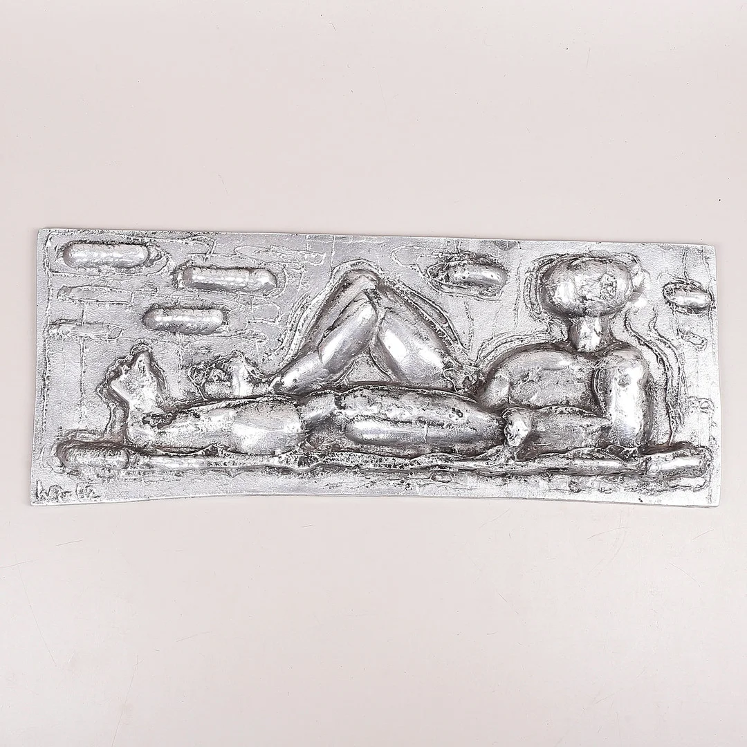 WALTER BENGTSSON. Väggplakett, metall, signerad och daterad -62. — Sculptures & Bronzes — Växjö Auktionskammare