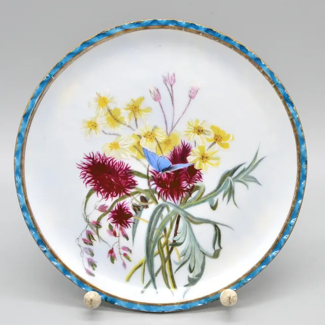 HANDBEMALTER TELLER, BLUMEN, PORZELLAN, GOLDRAND, FRÜHES 20. JAHRHUNDERT.