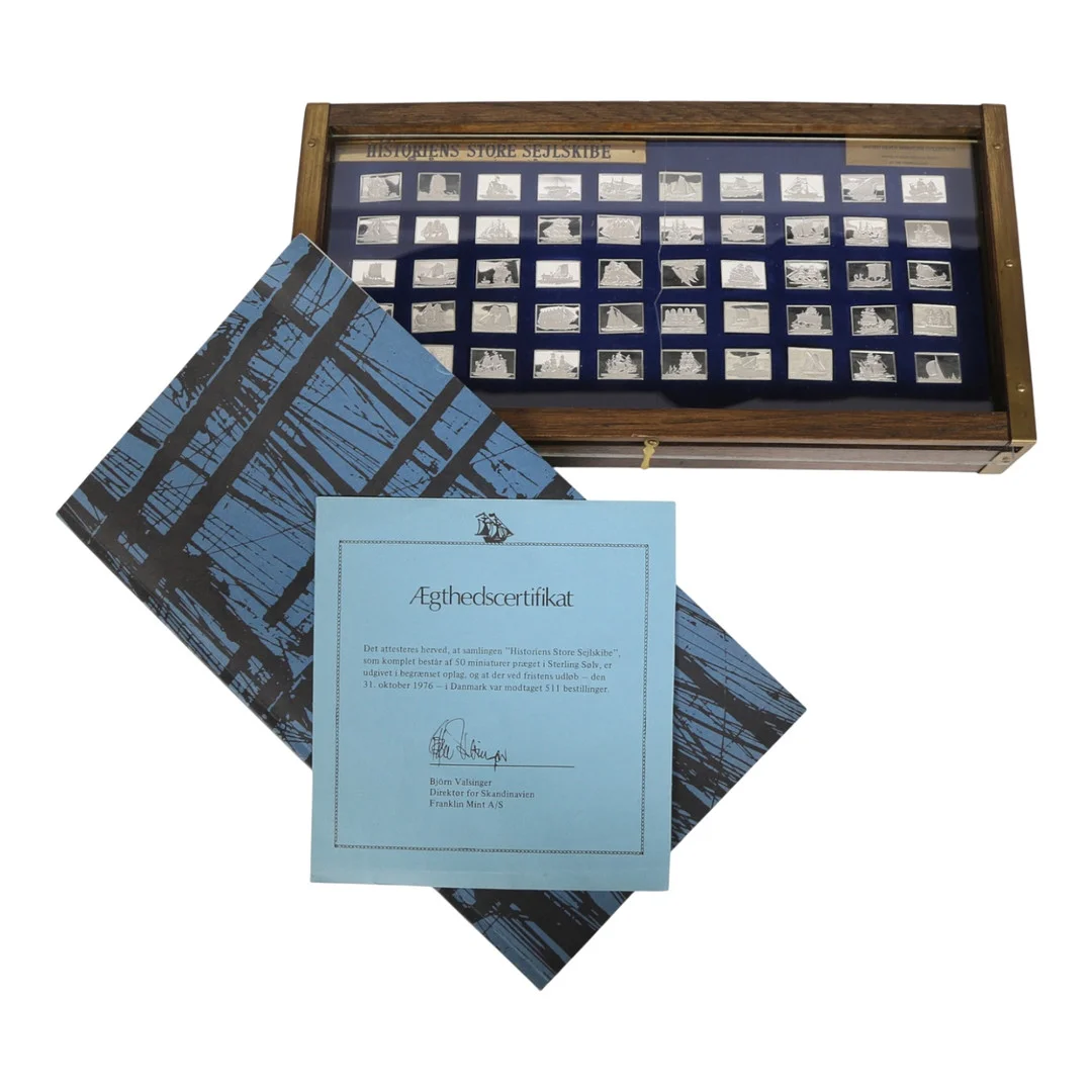 FRANKLIN MINT. En samling plaketter af sterlingsølv "The Great Sailing Ships of History / Historiens Store Sejlskibe" (2). — Silver — Bidstrup Auktioner