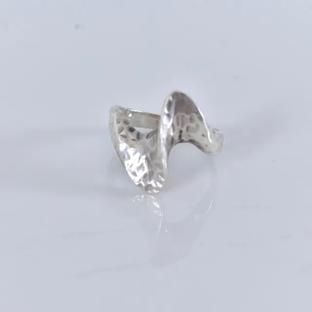 RING, sterlingsilver, Kulhamrad yta.