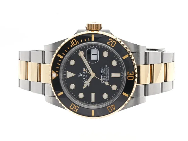 Rolex Oyster Perpetual Date, Submariner (1000ft = 300 m), Chronometer, Ref 126613LN, Snr 69GK5432, herrur, 41mm, stål/guld, automatisk, safirglas, datum, svart keramisk ring, Fliplocklänk, viklås, extra länk, cert 2021 Krons, box och ytterkartong