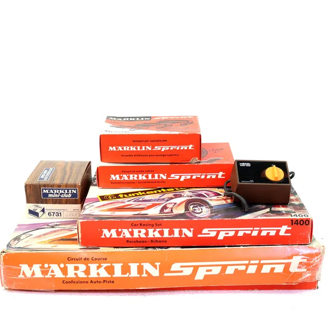 MÄRKLIN. Bilbanor, "Sprint", 2 st. banor, bilar och transformatorer, Tyskland 1950-tal.