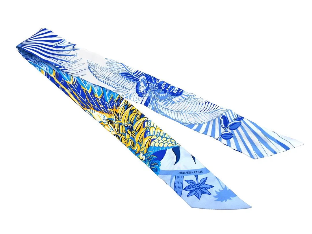 SCARF, HERMÈS, Twilly Scarf, 100 % siden, 86x5 cm, vit, blå. gul, ask. — Accessoarer/Scarves — Kaplans
