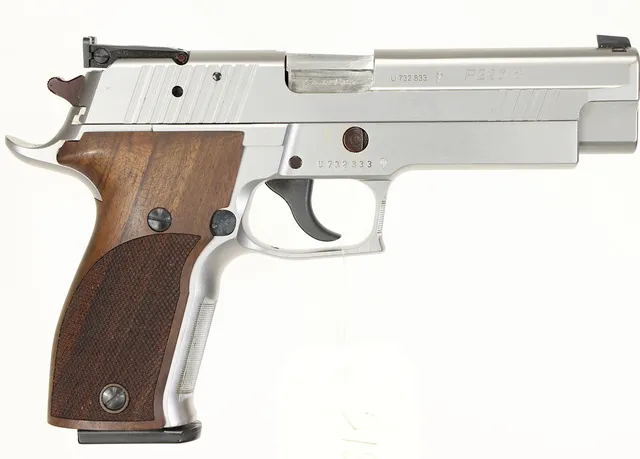 PISTOL, Halvautomatiskt, fabrikat Sig Sauer, modell X-Five P226 S, kaliber 9mm (9x19), tillv.nr U732833, se-nr SE3244057.