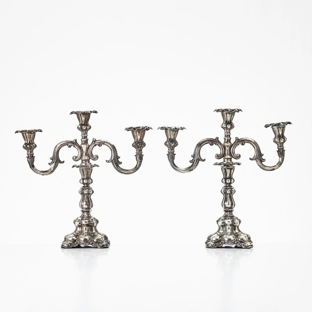 C G HALLBERG. Kandelabrar, 1 par, barockstil, silver, Stockholm 1933. — Silver — Stockholms Auktionsverk Magasin 5
