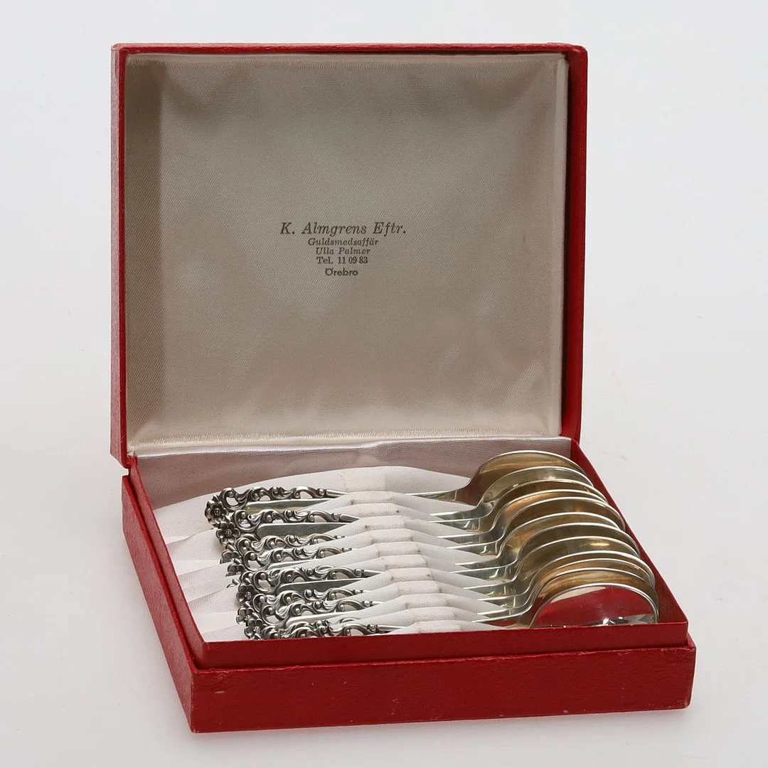 ERNST SVEDBOM. KAFFESKEDAR, 12 st , silver, Vetlanda, 157 gram. — Silver — Örebro Stadsauktioner