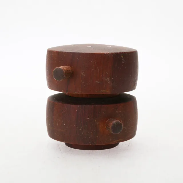 JENS QUISTGAARD. Salt och peppar kvarn i teak, 1960-tal.