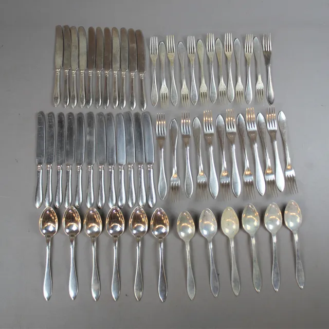 BESTICK 60 delar nysilver modell svensk spets.