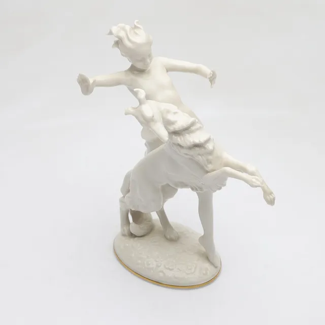 KARL TUTTER. Figurin, flicka med vinthund, Hutschenreuther, Selb, Tyskland.