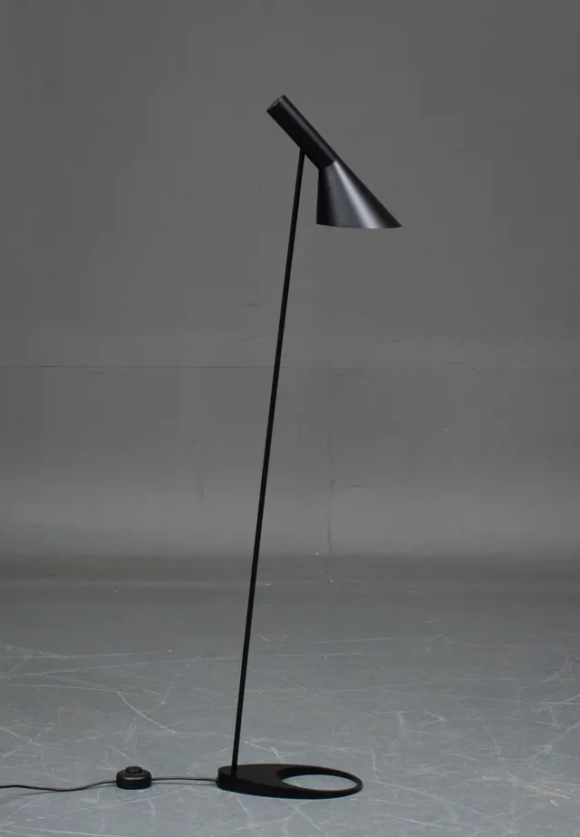 Arne Jacobsen , Aj standerlampe