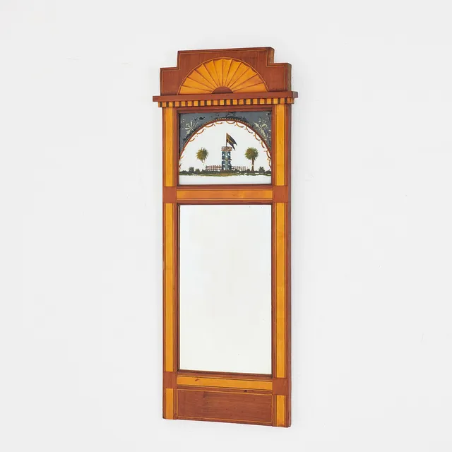 SPEGEL, 1800-talets andra hälft, bemålad dekor på glas, fasettslipat glas, krön med intarsia.