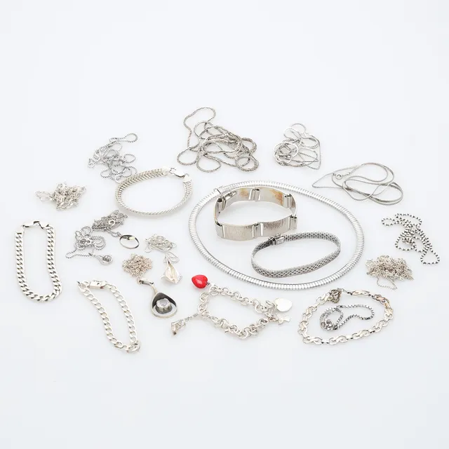 HALSBAND, ARMBAND, 21 delar, merparten silver.