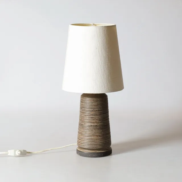 IRMA YOURSTONE. Bordslampa, stengods, Huddinge, 1950-tal.