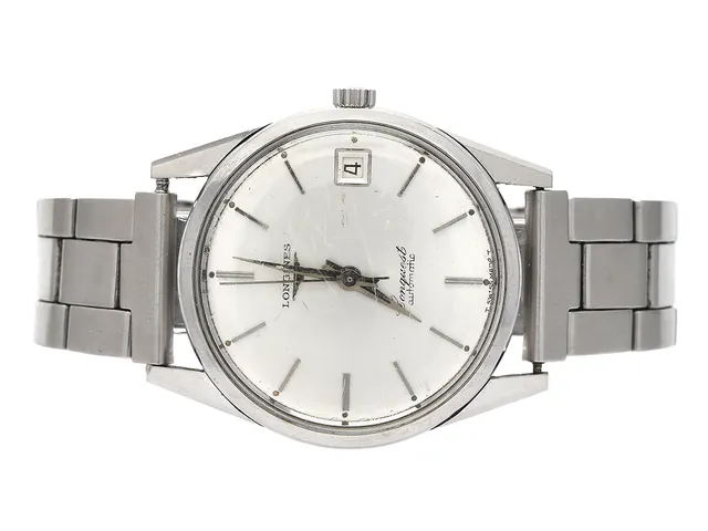 LONGINES, Conquest (T Swiss Made T), Cal 291, Serie nr. 13496552, Boett nr. 7771-1/563, herrur, 36 mm, stål, automatisk, plexiglas, datum, skadad urtavla, ca 1966, metallänk ej original.