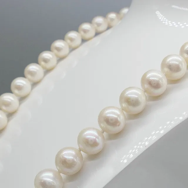 PEARL NECKLACE.