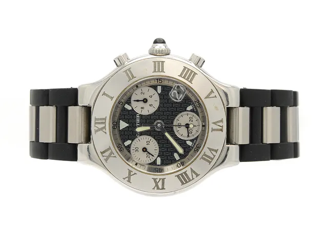 CARTIER, 21 Chronoscaph, Cal 272, Boett nr. 2424/13432PL, kronograf, herrur, 38,5 mm, stål, quartz, safirglas, datum, skadad boett, integrerat gummi/stålband, viklås, Ref nr. BWPA, ca 2000.