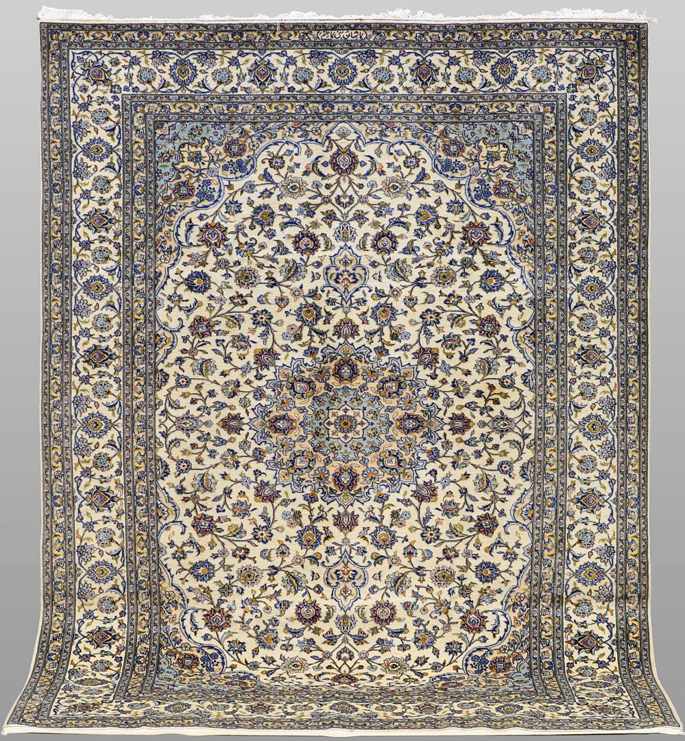 MATTA. Ljus Keshan fine, 303 x 207 cm. — Oriental Carpets & Textiles — Södermanlands Auktionsverk