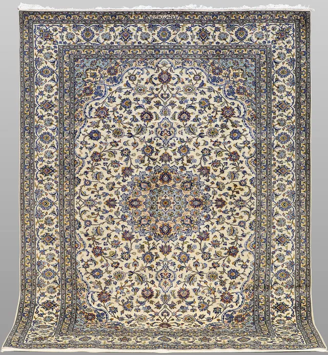 MATTA. Ljus Keshan fine, 303 x 207 cm.