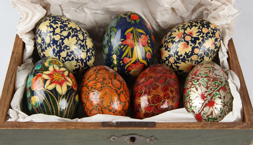 Six Russian hand-painted Easter eggs, partly vintage (7) — Hobby and collectibles/Collectibles — Lauritz