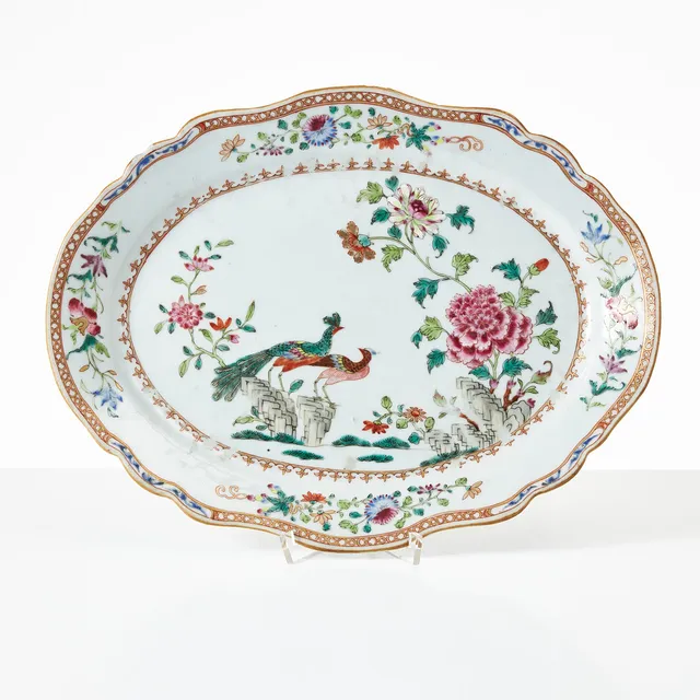 UPPLÄGGNINGSFAT, porslin, Kina, Qianlong (1736-1795), famille rose, "Double Peacock".