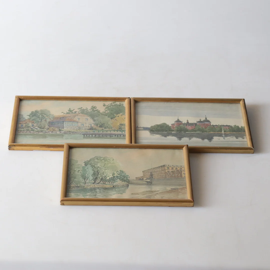 AUGUST OLSSON. akvareller, 3 st, Gripsholms slott, Stockholm slott och gamla värdshuset på Fjäderholmarna, signerade. — Paintings — Gomér & Andersson Nyköping