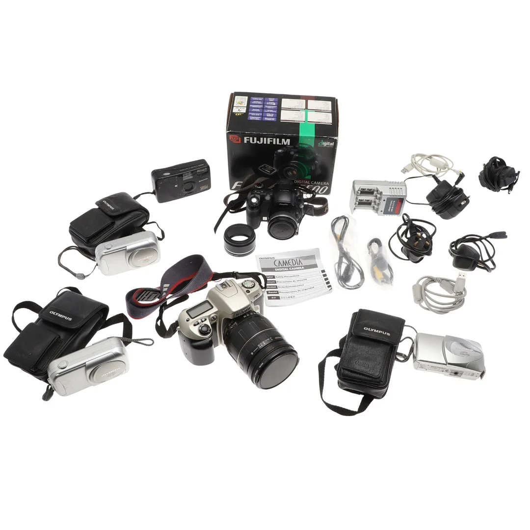 NIKON CAMERA & OTHER CAMERAS & ACCESSORIES. — Other — Lawrences Auctioneers