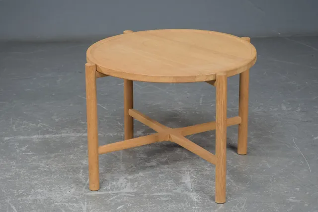 Hans J. Wegner. Bakkebord af massivt egetræ, model PP-35