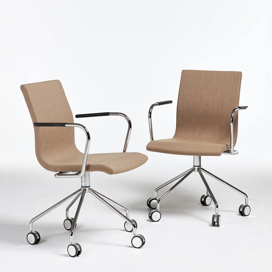RUUD EKSTRAND. KONTORSSTOLAR, "Flex", ett par, Skandiform, stomme i kromat stål, textilklädsel, etikettmärkt. — Armchairs & Chairs — Stockholms Auktionsverk Sickla