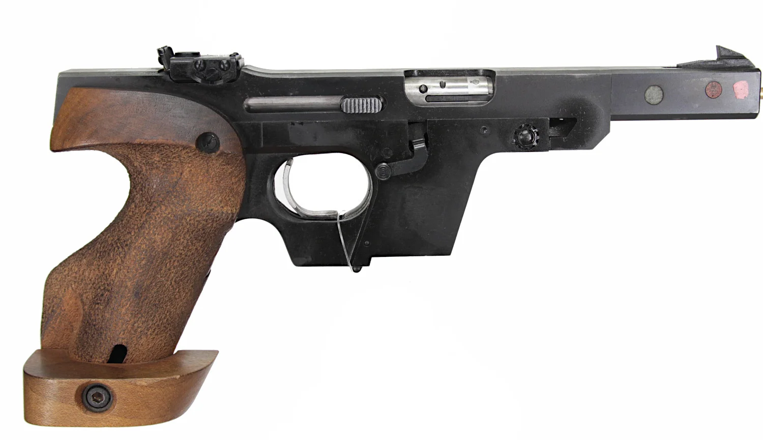 4. PISTOL MED EXTRA VÄXELSATS, tysk, halvautomatisk, .22LR fabrikat Walther, modell GSP, tillv.nr 73043. — Pistols — Walter Borg