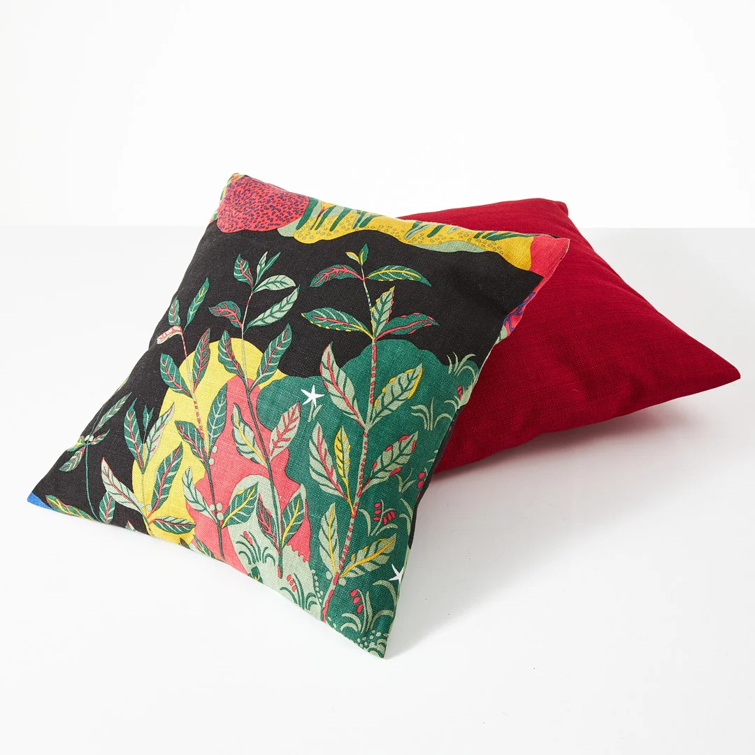 JOSEF FRANK. Kuddar, 2st., "Anakreon", "Vägen", Firma Svenskt Tenn. — Textiles — Stockholms Auktionsverk Magasin 5