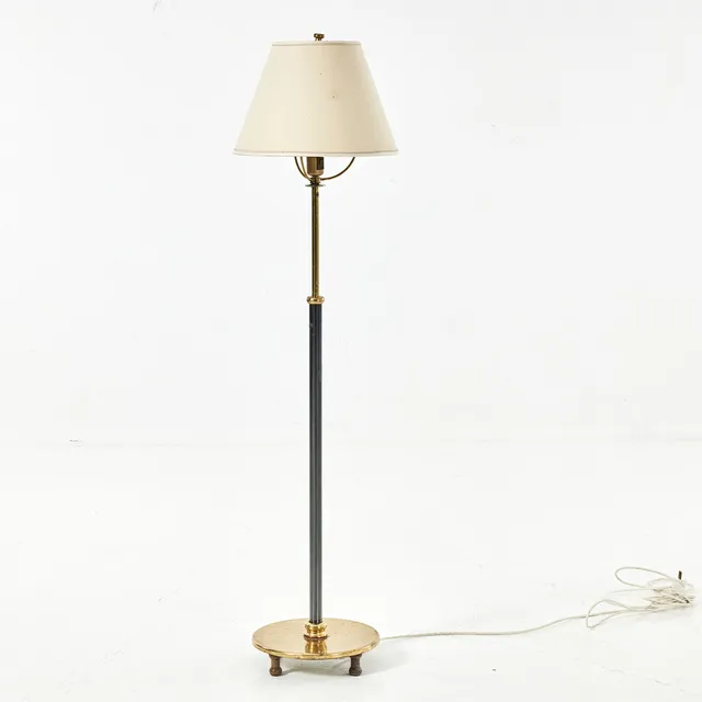 JOSEF FRANK. Golvlampa, modellnummer 2564. Firma Svenskt Tenn.