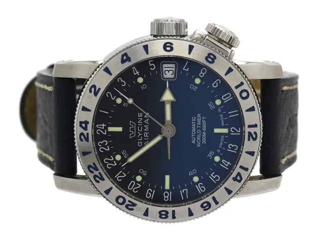 GLYCINE, Airman 17 (200M-669FT), GMT, Cal ETA, Serie nr. 426675, Ref nr. 3865, herrur, 45 mm, stål, automatisk, safirglas, datum, 24-timmarsvisning, skadad urtavla, läderband, gummiband, originalspänne, cert, juli 2004, box, ytterkartong.