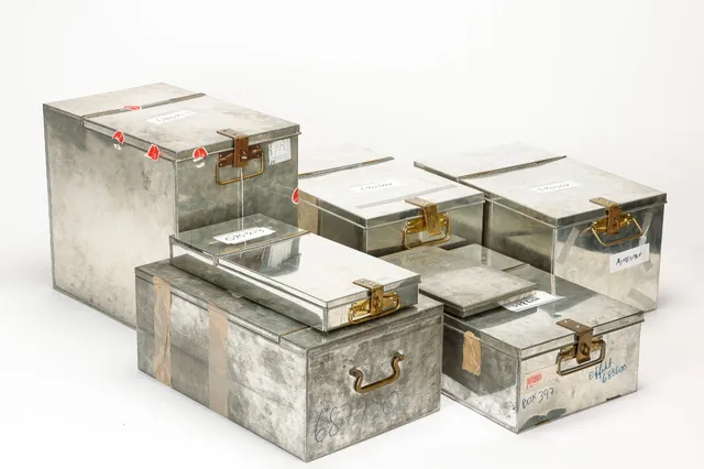 Collection of boxes from safe deposit boxes (7)