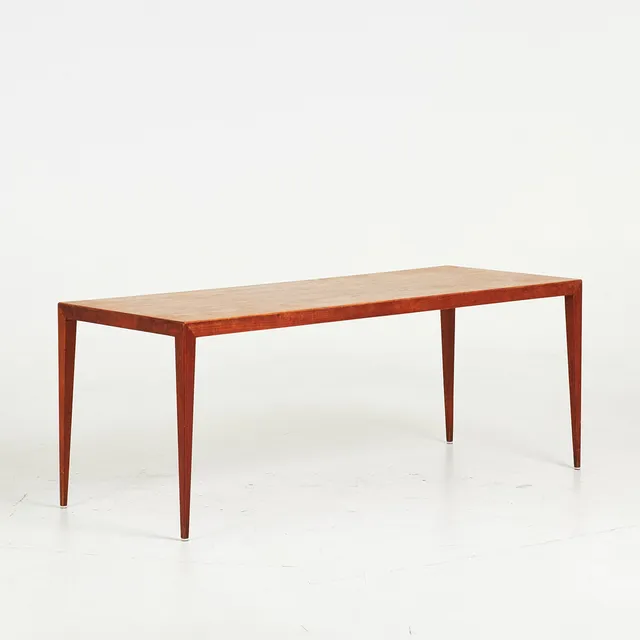 SEVERIN HANSEN. Soffbord, Haslev, Danmark, teak, brickmärkt med Tysk distributör Hans Wichers.