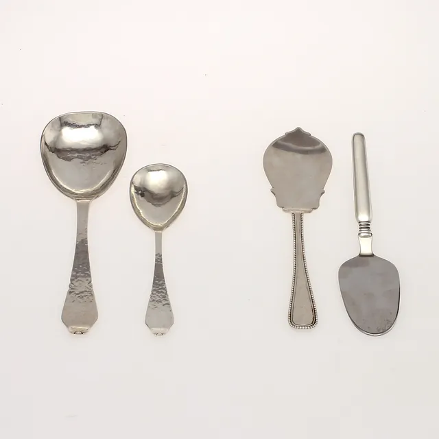 SILVERBESTICK, 4 st. Danmark och Holland 1900-tal. Totalvikt ca 305 gram.