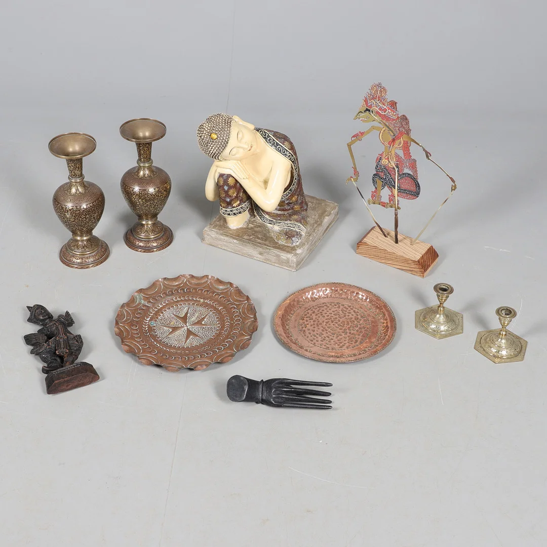 A QUANTITY OF EASTERN ITEMS. — Pewter, Brass & Copper — Lawrences Auctioneers
