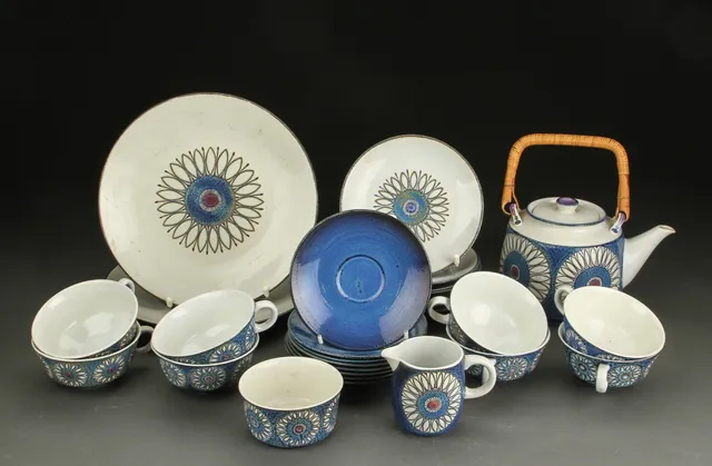 Berte Jessen for Aluminia / Royal Copenhagen. Samling 'Annette' stel af fajance (29)