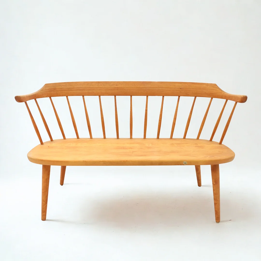 YNGVE EKSTRÖM. Soffa, "Småland" lackat trä. — Sofas & Seatings — Falun Auktionsbyrå