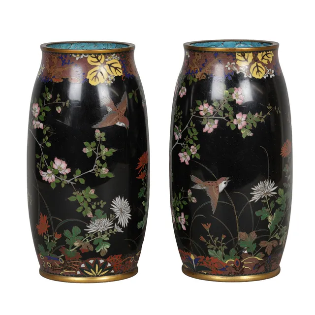 A PAIR OF JAPANESE CLOISONNE ENAMEL VASES. MEIJI PERIOD (2).