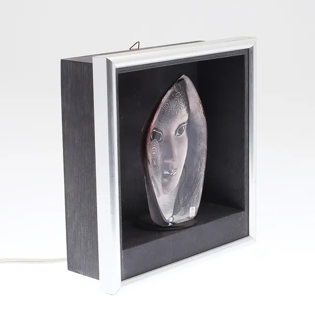 MATS JONASSON. Skulptur i ljusskåp, glas, Målerås.