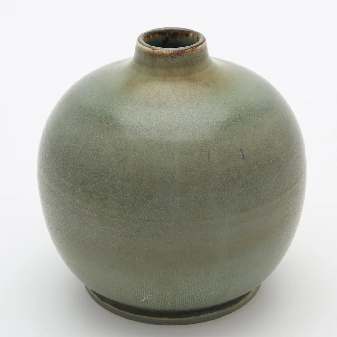 GERTRUD LÖNEGREN. Vas, glaserad keramik, Rörstrand, 1900-tal. — European — Auktionsmagasinet Vänersborg