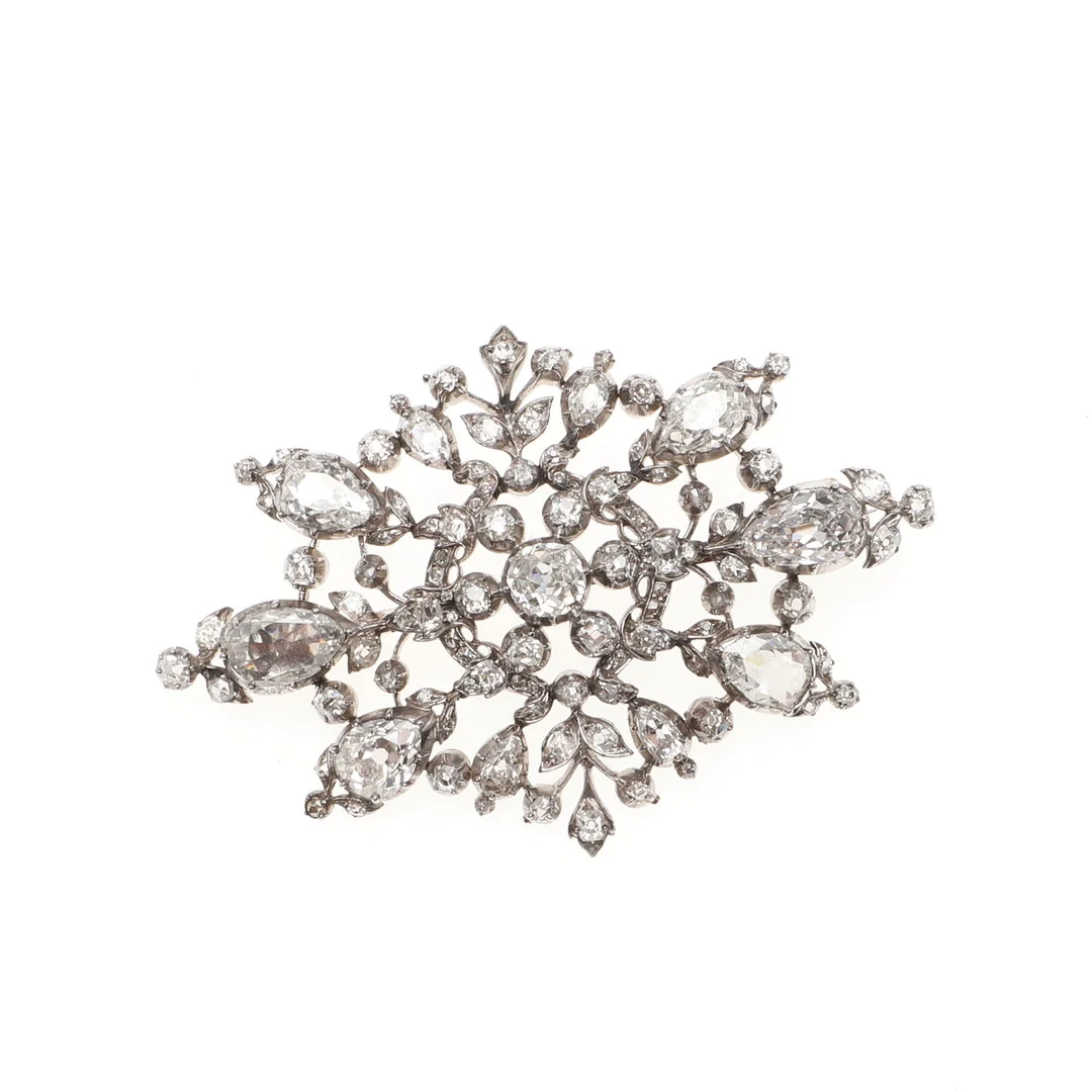 A LATE VICTORIAN DIAMOND BROOCH. — Brooches & Pendants — Lawrences Auctioneers