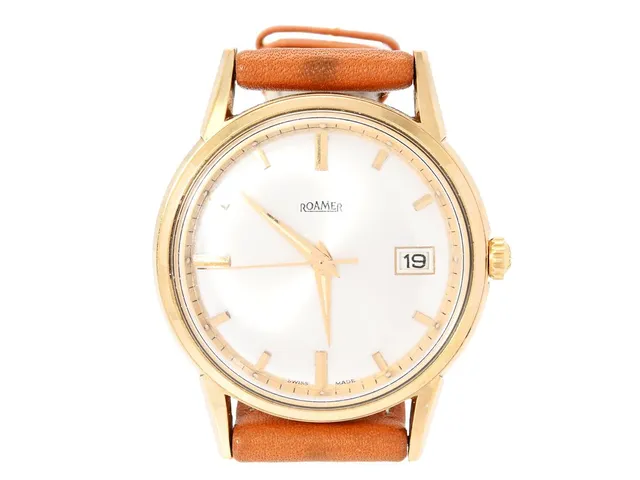 ROAMER, herrur, 35 mm, doublé (20 micron), manuell, plexiglas, datum, läderband, ca 1965.