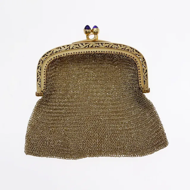 Gold mesh purse, early decades of the 20th Century.