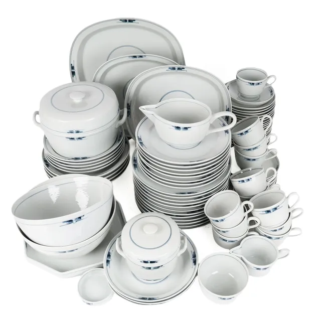 Gertrud Vasegaard for Royal Copenhagen: Gemina porcelain with blue decoration. (88)
